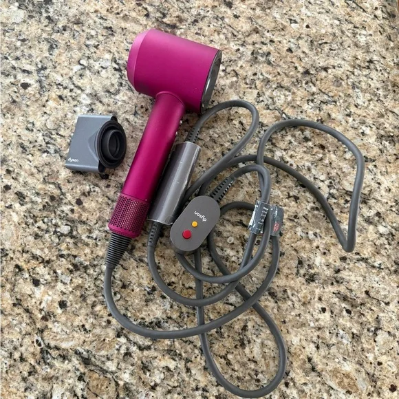 Dyson Supersonic™ hair dryer (Fuchsia) with Concentrator Attachment HD07 - Picture 8 of 8